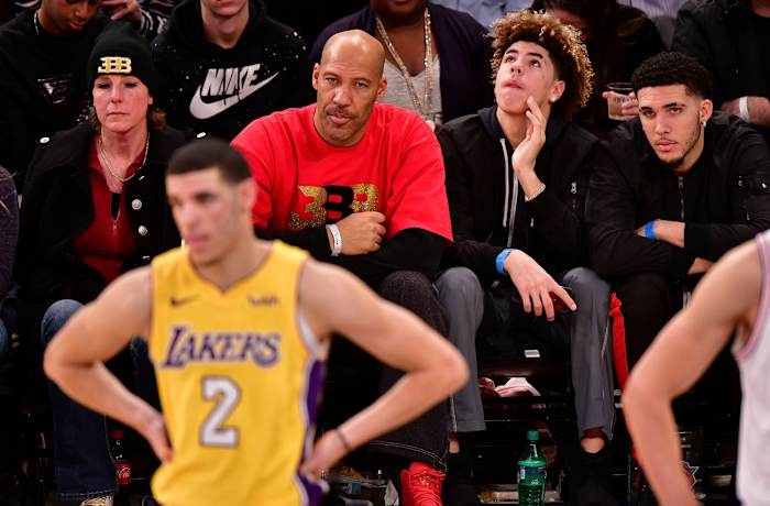 The Ball family at a December 2017 Lakers-Knicks game.
